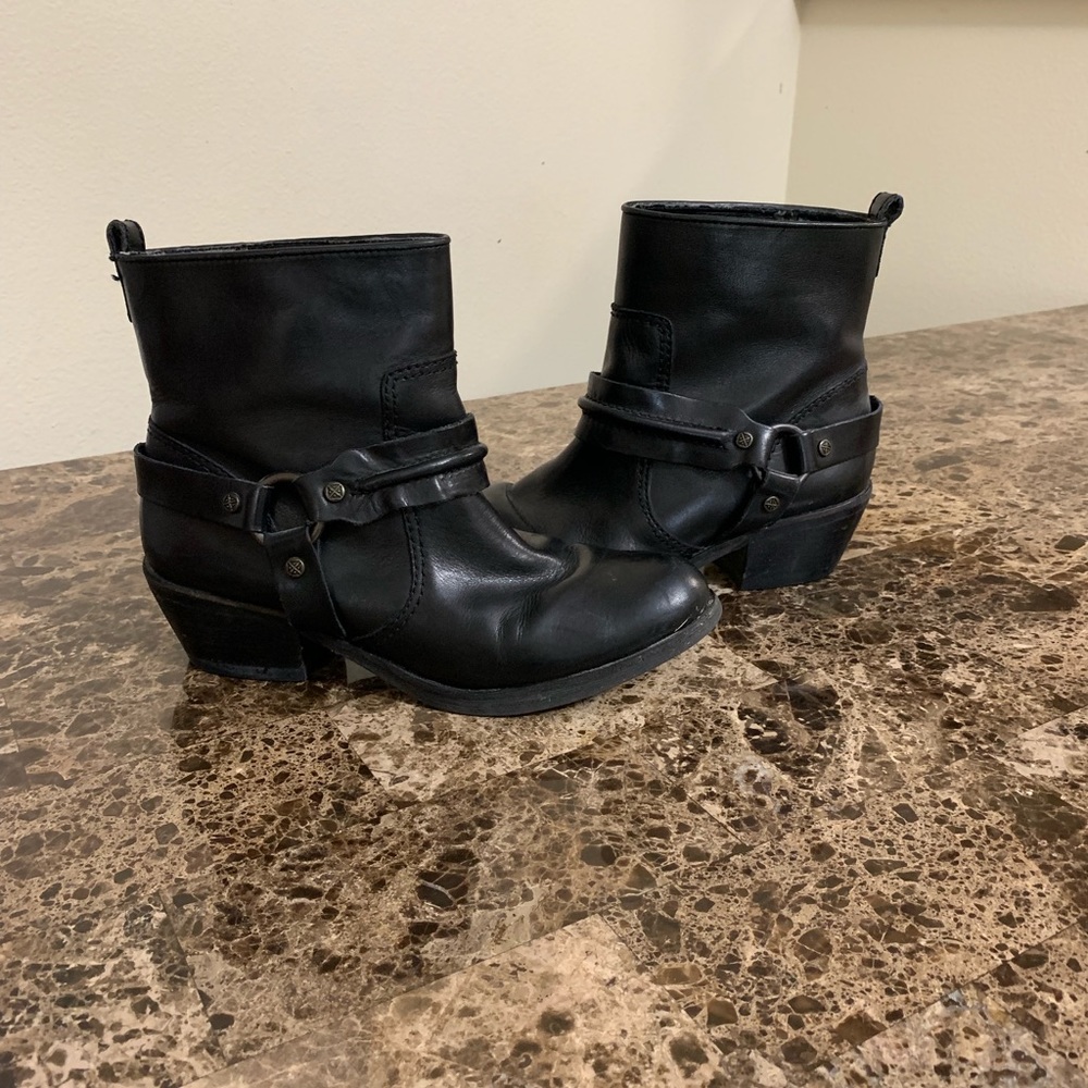 Antonio Milani booties